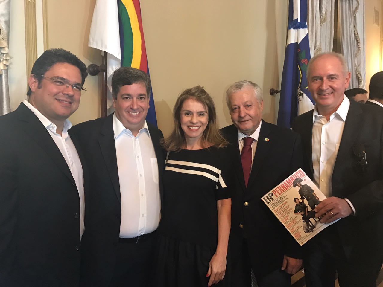 Da esquerda pra direita: Rodrigo Lins (Nannai), Otaviano Maroja (Vivá Porto de Galinhas), Jeanine, Mario Carvalho (TAP) e por ultimo John Davies (Nannai)